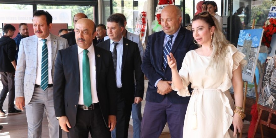 Aksaray’da Güzel Sanatlar Lisesi’nin resim sergisi göz kamaştırdı