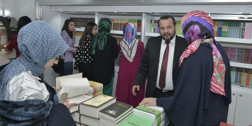 TDK’dan KMÜ’de indirimli kitap satışı
