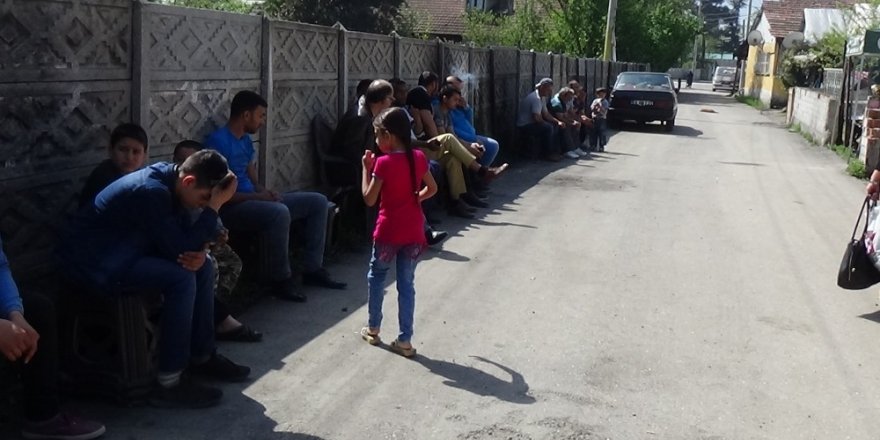 Sanatçı Dilber Ay’ın Mahallesi hüzne boğuldu