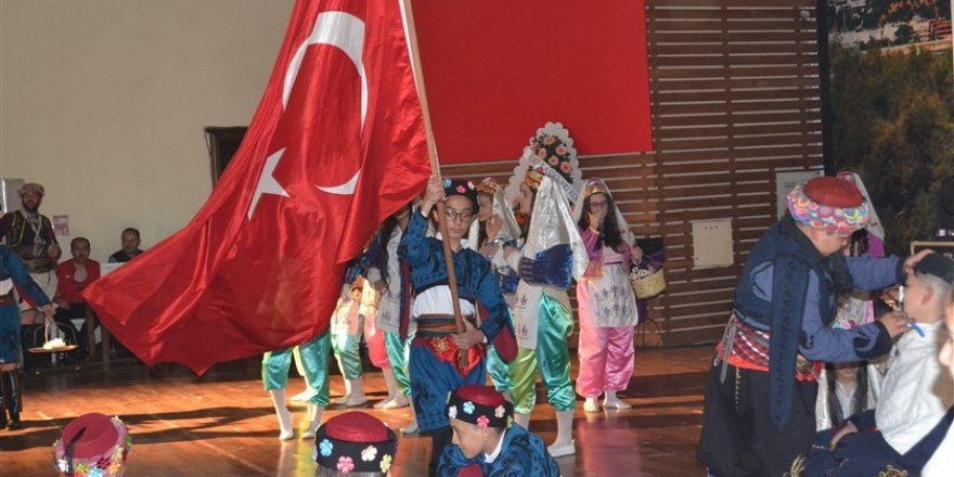 EHEM eğitiyor, söyletiyor, hemde oynatıyor
