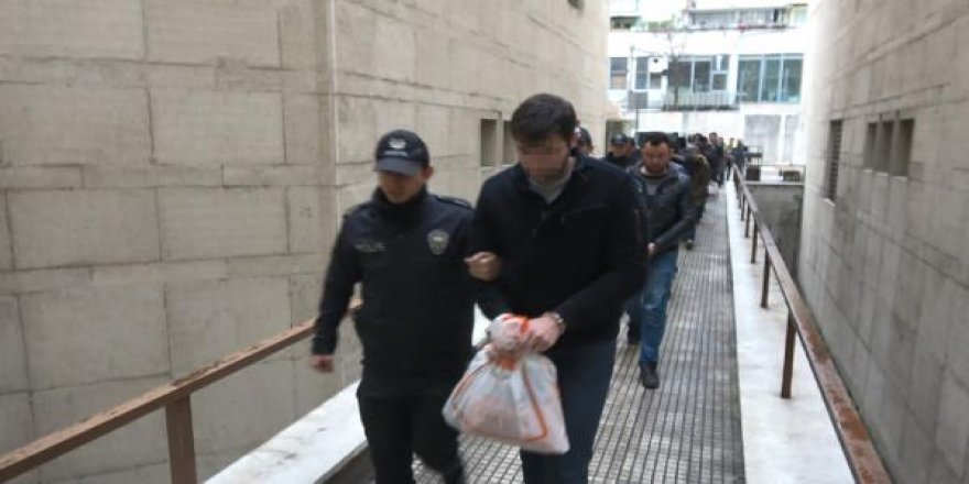 Bursa'da FETÖ şüphelisi 25 kişi, adliyede