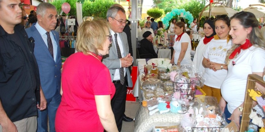Salihli’de üretici kadın pazarı ilgi çekti