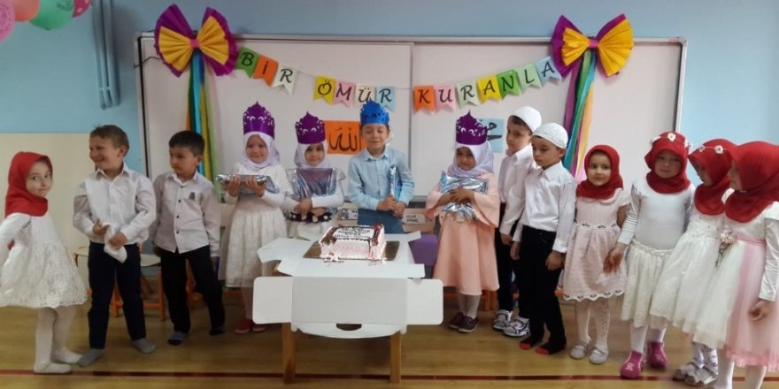 Kur’an- Kerim’i okumayı öğreniyorlar