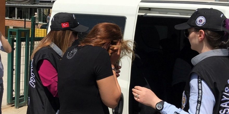 Otobüs duraklarında vatandaşları soyan şüpheliler yakalandı