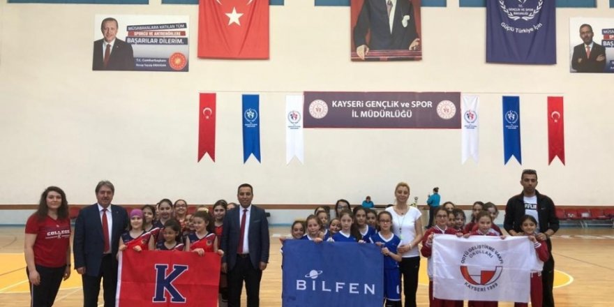 Okullar Arası Voleybol Minikler İl Birinciliği Sona Erdi