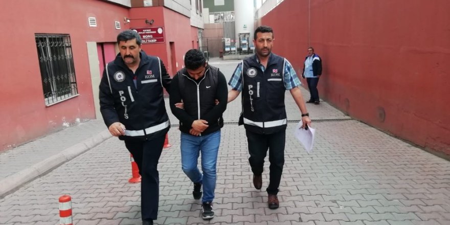 Tarihi eserlerle yakalanan şahıs adliyeye çıkarıldı