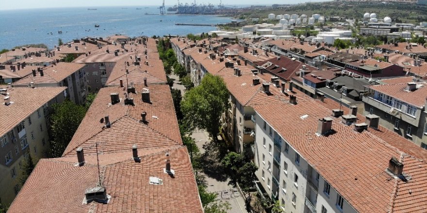 Avcılar’da dün tahliye edilen bina ve çevresi havadan görüntülendi