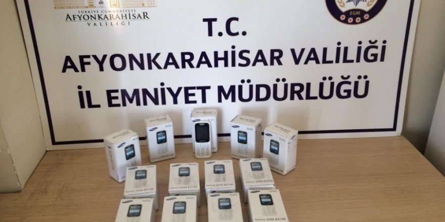 15 adet kaçak cep telefonu ele geçirildi