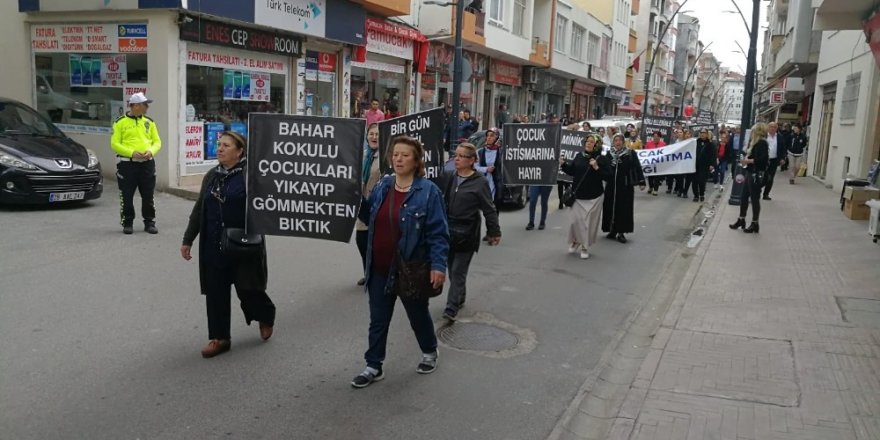 Bulancak’ta çocuk istismarına karşı tepki yürüyüşü düzenlendi