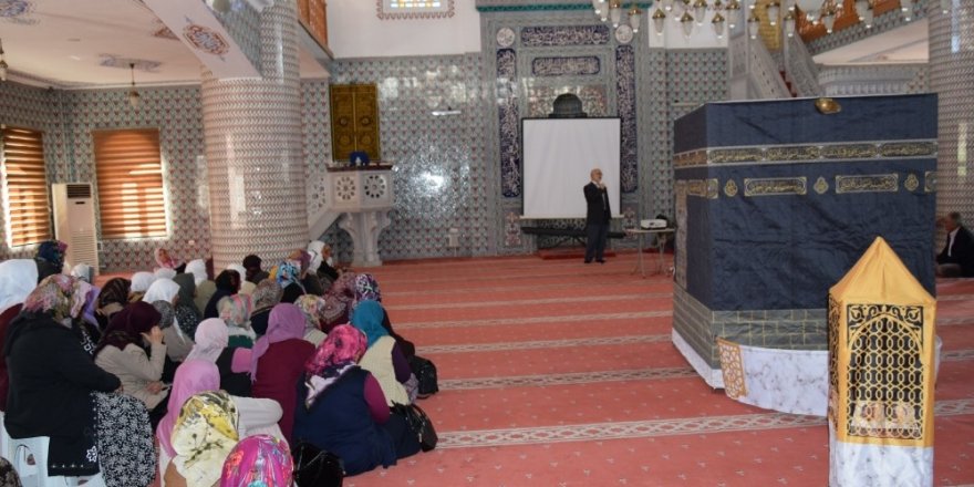Erdemli’de hacı adayları bilgilendirildi