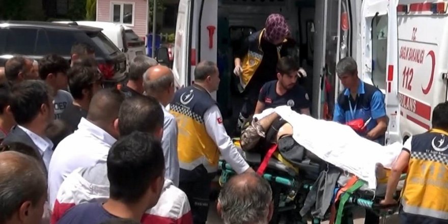Traktör devrildi: 1 ölü, 1 yaralı