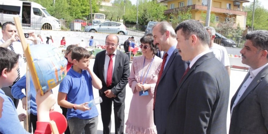 Öğrenciler tarafından 4006 Tübitak Bilim Şenliği düzenlendi