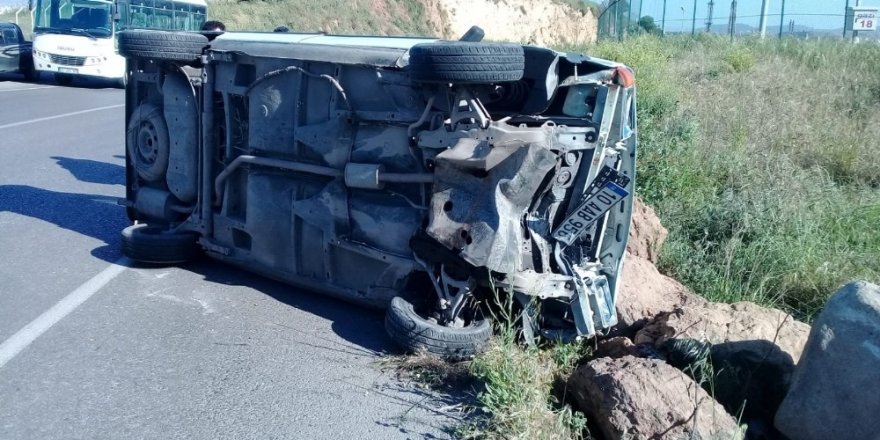 Aliağa’da otomobil takla attı: 1 yaralı