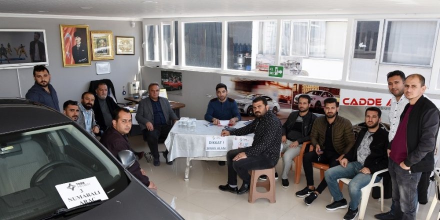 Oto galericiler mesleki yeterlilik ve belgelendirme sınavına girdi