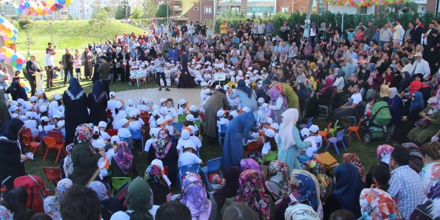 Kur’an kurslarının minikleri Çocuk Şenliği’nde buluştu