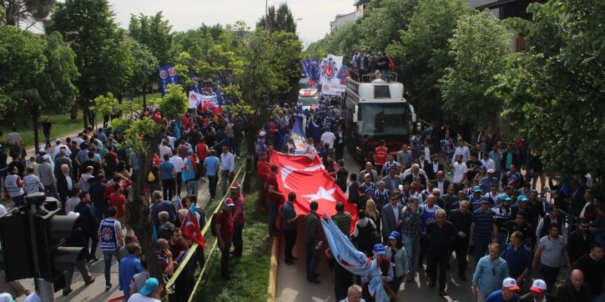 Türk-İş 1 Mayıs coşkusunu Kocaeli’de yaşıyor
