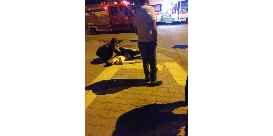 Alkollü sürücü ağaca çarptı: 3 yaralı