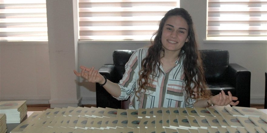 Biriktirdiği harçlıklarla sadece 4 adet kitap basabilen lise öğrencisi hayallerine kavuştu