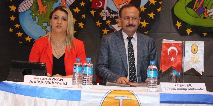 Öğrencilere deprem konferansı
