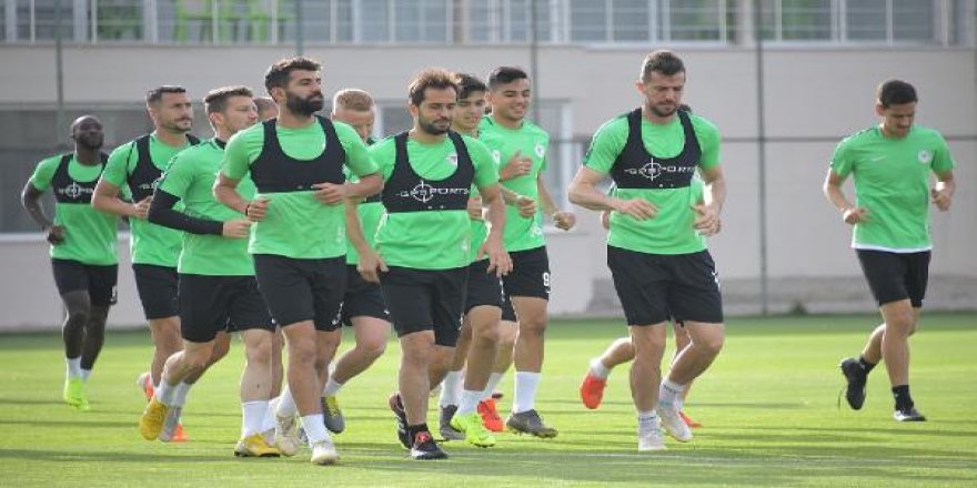 Konyaspor Akhisar mesaisine başladı