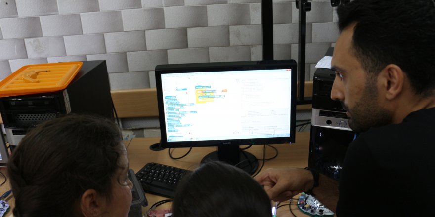 Konyalı öğrencilere robotik ve kodlama eğitimi