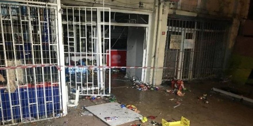 Bağcılar’da bir markette önce patlama sonra yangın!