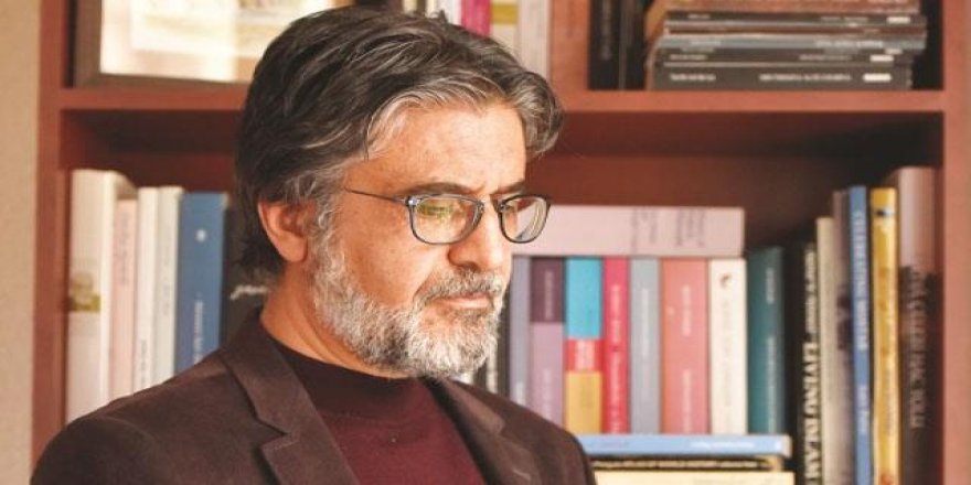 Davaya adanmış bir ömür: Akif Emre, kabri başında dualarla anıldı