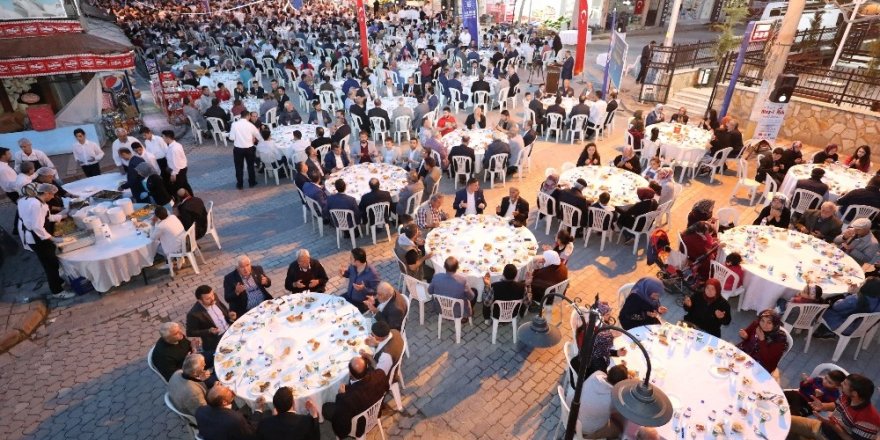 Başkan Alinur Aktaş: "Derdimiz Orhaneli, heyecanımız Bursa"