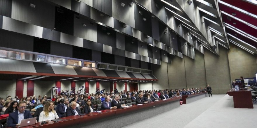 Bakan Kasapoğlu: “Sporun birleştirici etkisini ön plana çıkarmak için tüm paydaşlara iş düşüyor”