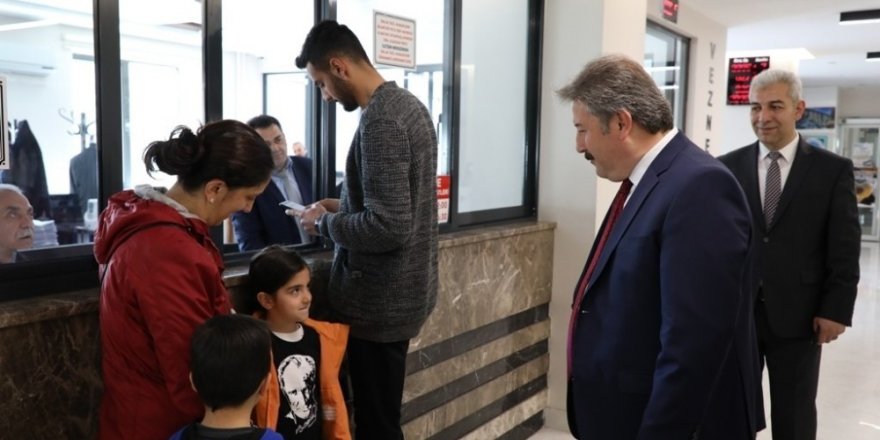 Melikgazi Belediye Başkanı Dr. Mustafa Palancıoğlu; “Emlak vergisini 412228 posta çeki hesabı ile ödeyebilirsiniz”