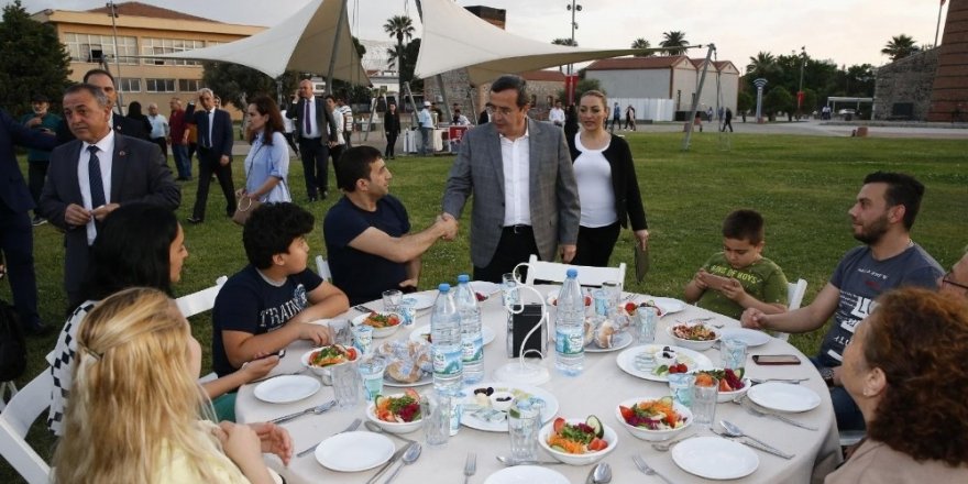 Batur, Konak protokolünü iftar sofrasında buluşturdu