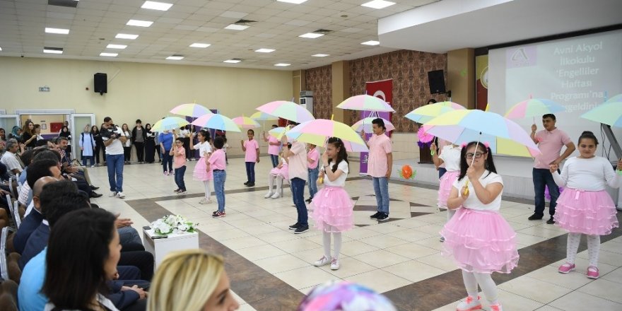 Kartepe’de özel öğrenciler gösterileri ile büyüledi