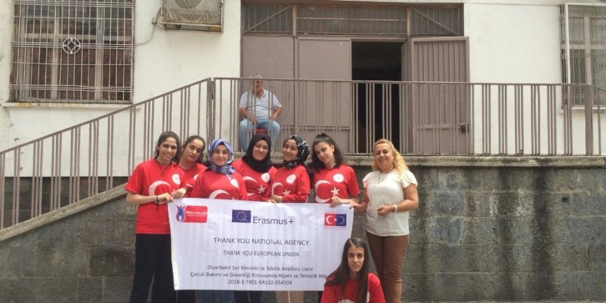 Diyarbakırlı kız öğrenciler stajlarını Romanya’da yapacak