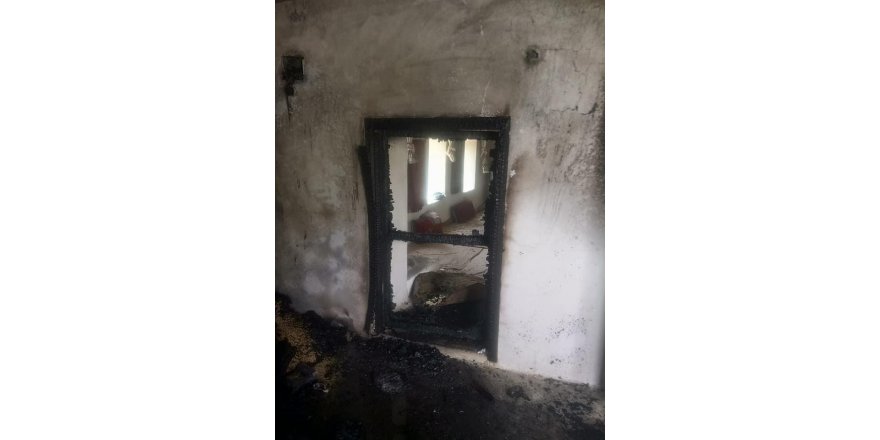 Cinayet şüphelisinin evi yakıldı