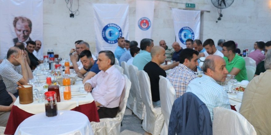 Türk Ulaşım-Sen üyeleri iftar yemeğinde buluştu