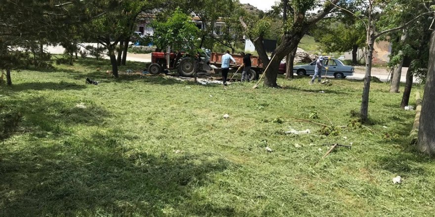 Sungurlu’da mezarlıklar bakıma alındı