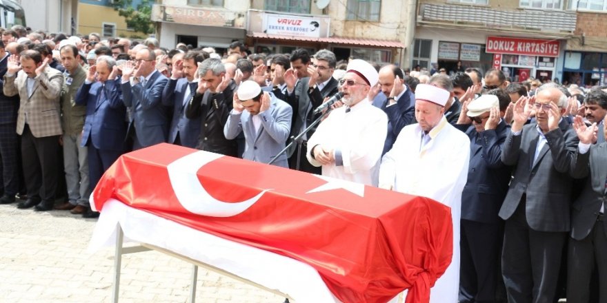 Bıçaklanarak ölen Belediye Başkanı Öztoklu son yolculuğuna uğurlandı