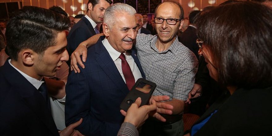 'İstanbul'u dünyanın parmakla gösterilen şehirleri arasına sokmak boynumuzun borcudur'