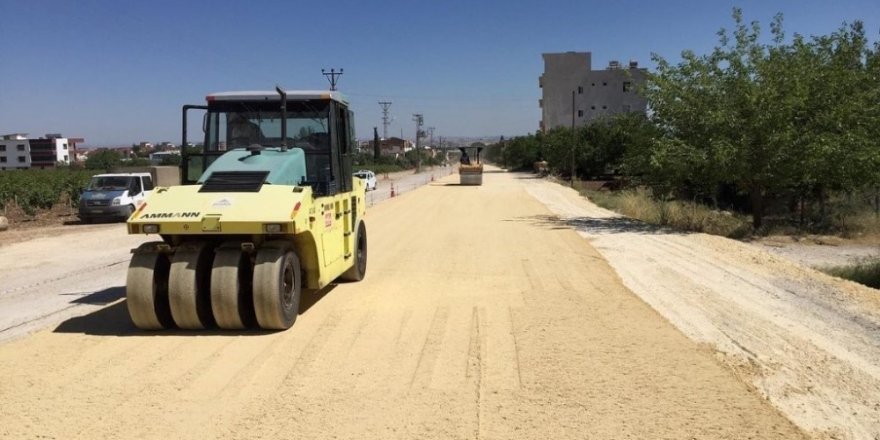 Adıyaman Belediyesi altyapısı tamamlanan noktaları asfaltlıyor