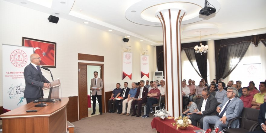 Okul yöneticilerine eğitim verildi