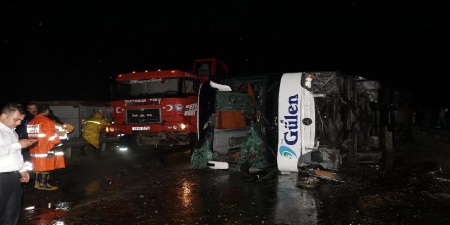 Yozgat’ta yolcu otobüsü devrildi: 13 yaralı