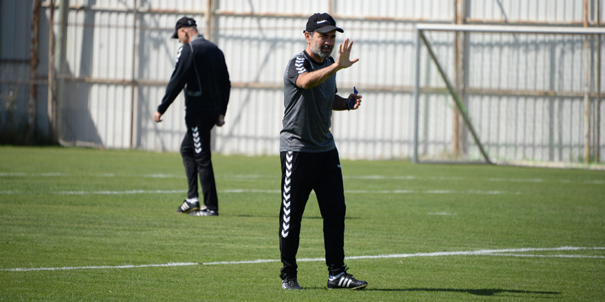 Konyaspor yerli hocadan vazgeçmiyor