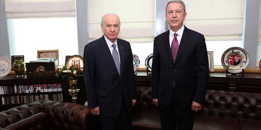 Bakan Akar'dan Bahçeli'ye ziyarette bulundu
