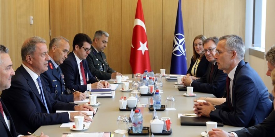 Milli Savunma Bakanı Akar, NATO Genel Sekreteri Stoltenberg ile bir araya geldi