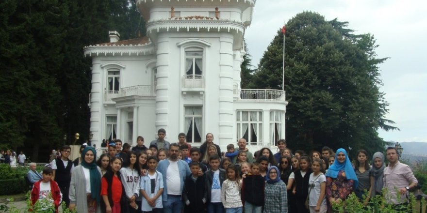 Karslı çocuklar Karadeniz’i gezdi