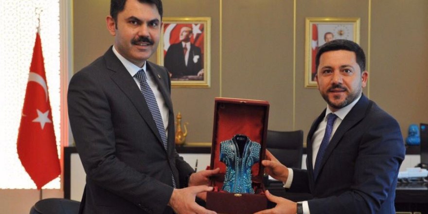 Başkan Arı, kent meydanı ve kentsel dönüşüm projeleri için Bakan Kurum ile görüştü