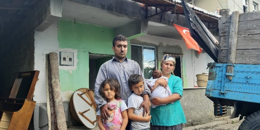 Yangın sonrası evsiz kalan aile yardım eli bekliyor