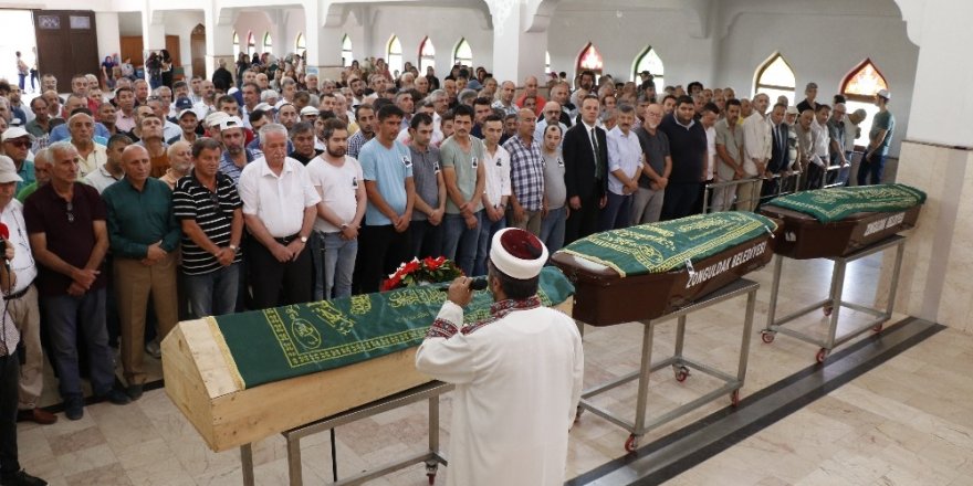 Sokaklara hayat veren tabelacı, son yolculuğuna uğurlandı