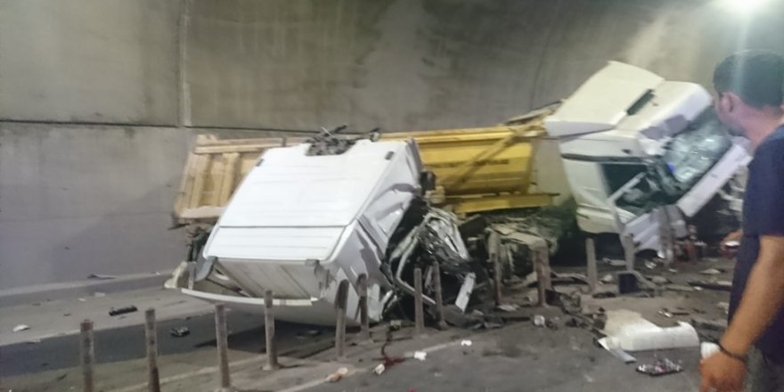Sabiha Gökçen Havalimanı bağlantı yolundaki tünelde feci kaza