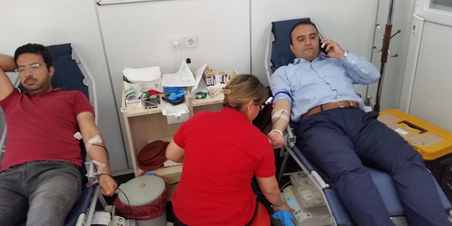 Kulu Kaymakamı Budan'dan kan bağışına destek